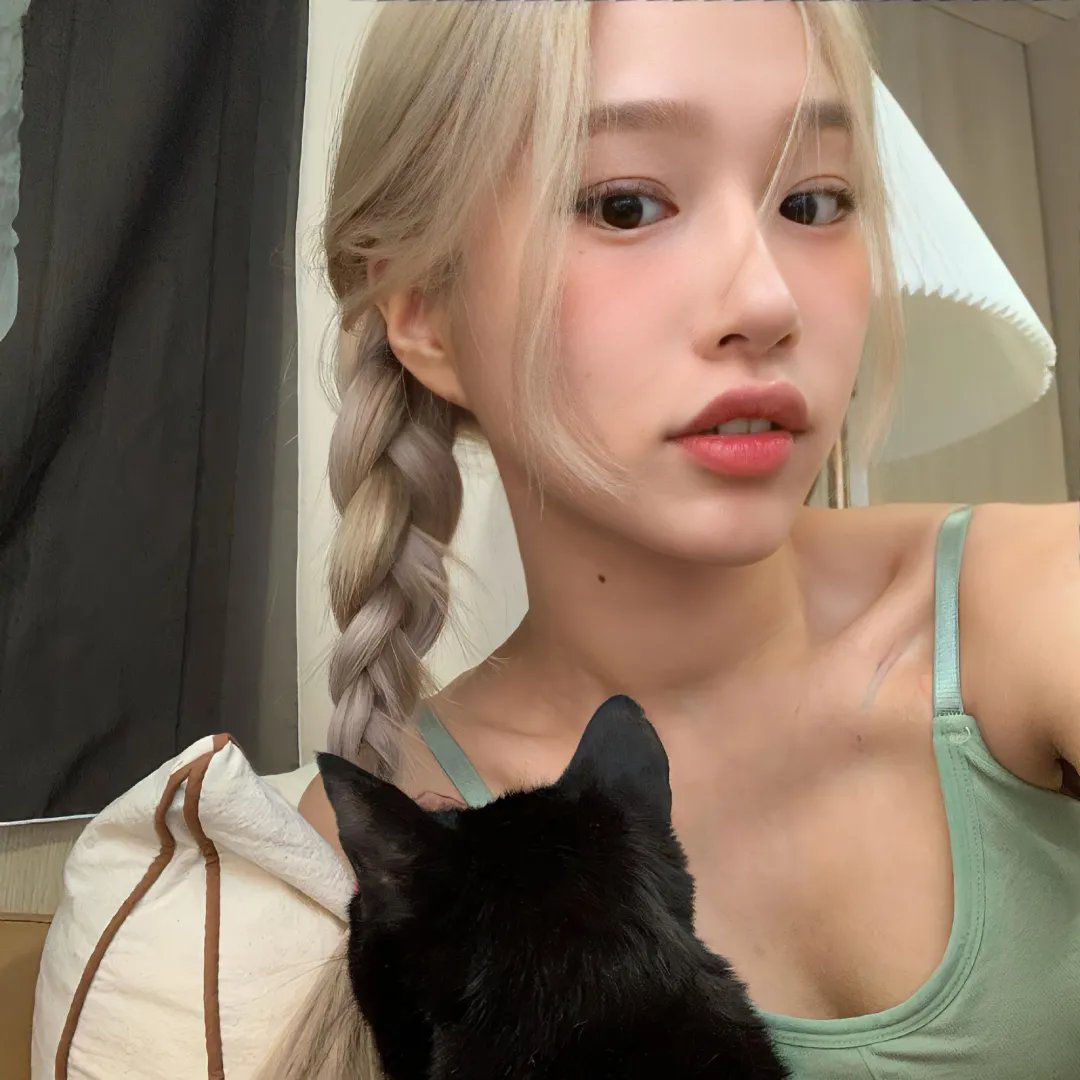 挥著翅膀的女孩